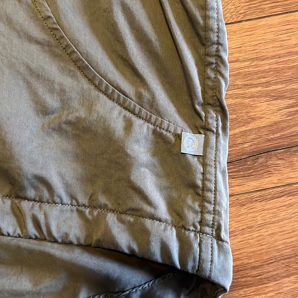 Lululemon City Stroll Hoodie
Grey Sage - Picture 10 of 10